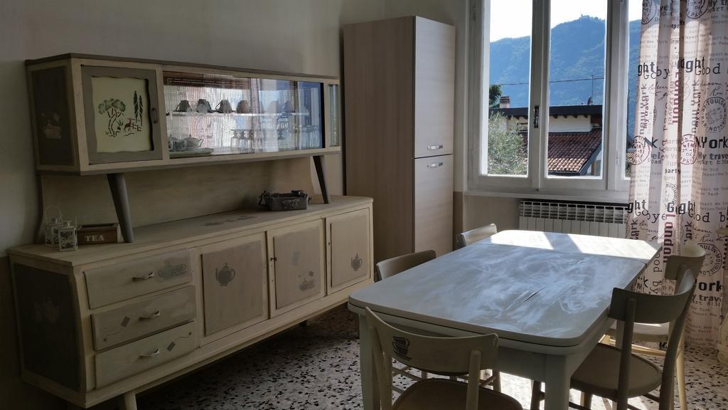Apartment Iseo Lake Sale Marasino Værelse billede