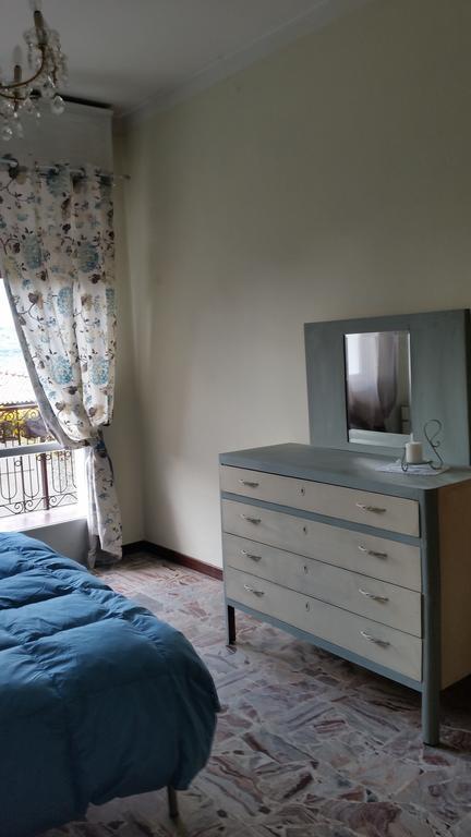 Apartment Iseo Lake Sale Marasino Værelse billede